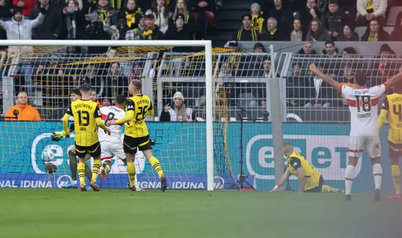 borussia-dortmund-v-vfb-stuttgart-bundesliga-15-585x347