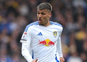 LOAN BID LAUGHED OFF: – Celtic’s Approach for Leeds Striker Joel Piroe Rejected Instantly