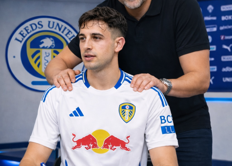 BREAKING: Leeds United Announce FIRST Signing of the Window — Fans Go WILD at Elland Road! 💙⚽
