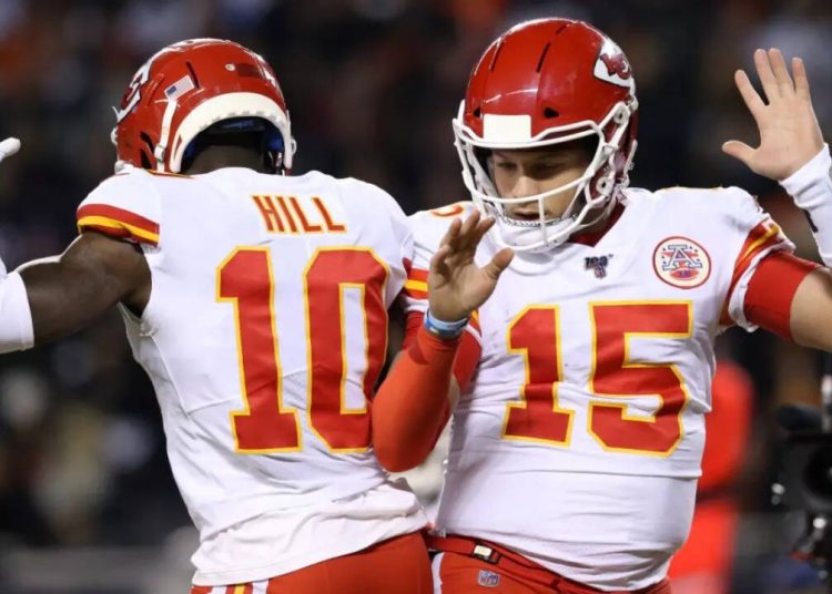 “Chiefs Go All-In on Patrick Mahomes: $43M Cap Reset Sparks Tyreek Hill Reunion Buzz and 2026 Super Bowl Push”