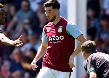 BREAKING: Farke personally wants Leeds to sign Southampton star Finn Azaz.