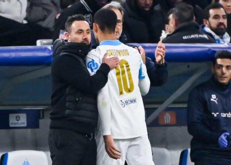 BONNE NOUVELLE : De Zerbi présente de nouvelles excuses pour les commentaires de Greenwood alors que Tottenham Fan Fury refuse de s’estomper.