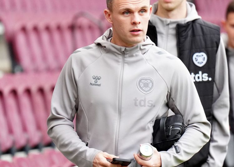 Lawrence Shankland is flying back to Glasgow to complete a sensational switch to Rangers.
